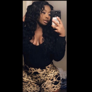 Meet your Posher, Dena